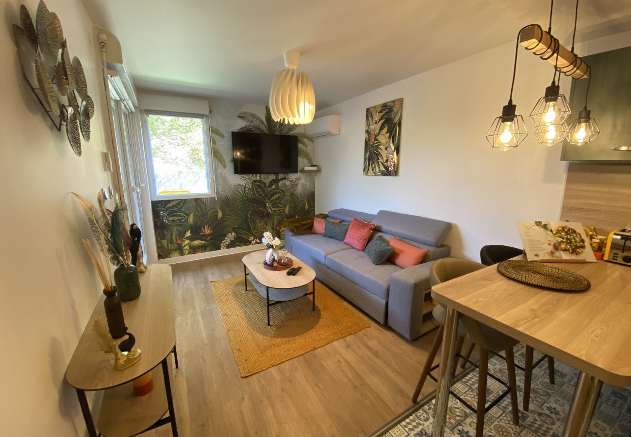 Apartment in Blagnac - Le Jungle : T2 avec Jardin et Jacuzzi