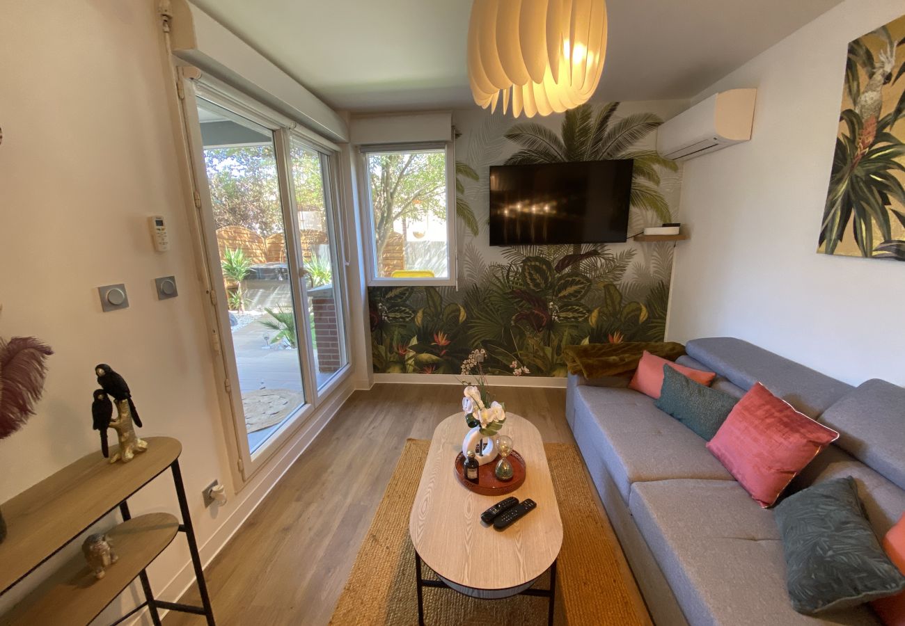 Apartment in Blagnac - Le Jungle : T2 avec Jardin et Jacuzzi