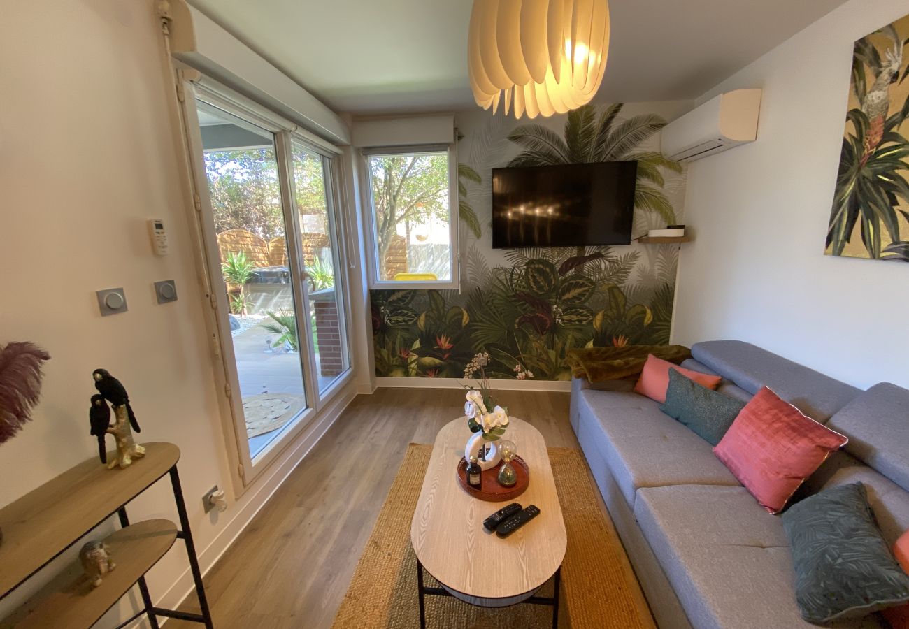 Apartment in Blagnac - Le Jungle : T2 avec Jardin et Jacuzzi