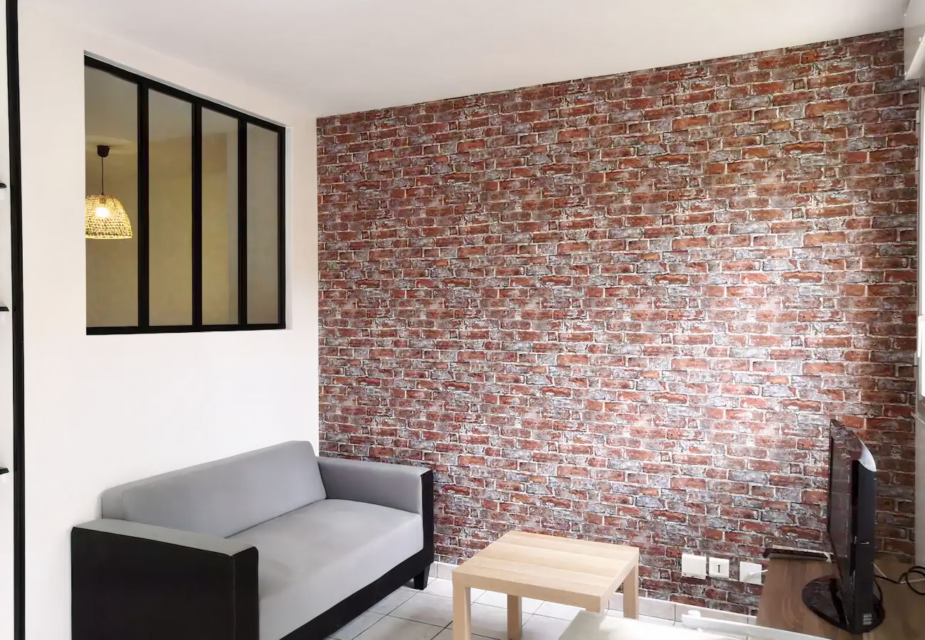 Apartment in Toulouse - Le Saint-Eloi : T1bis avec jardin et parking