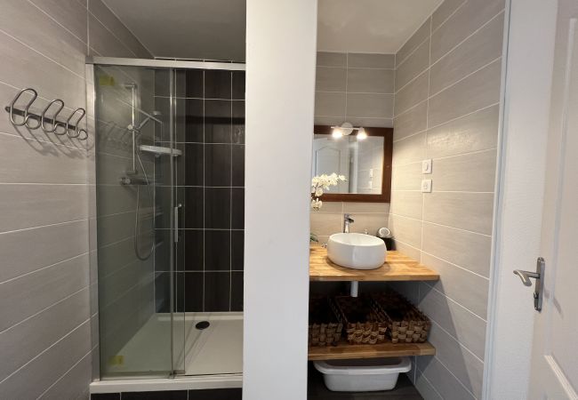 Apartment in Toulouse - Le Gemini, 6p - Wifi/Métro/Vue - proche Airbus  Apartment in Toulouse - Le Gemini, 6p - Wifi/Métro/Vue - proche Airbus