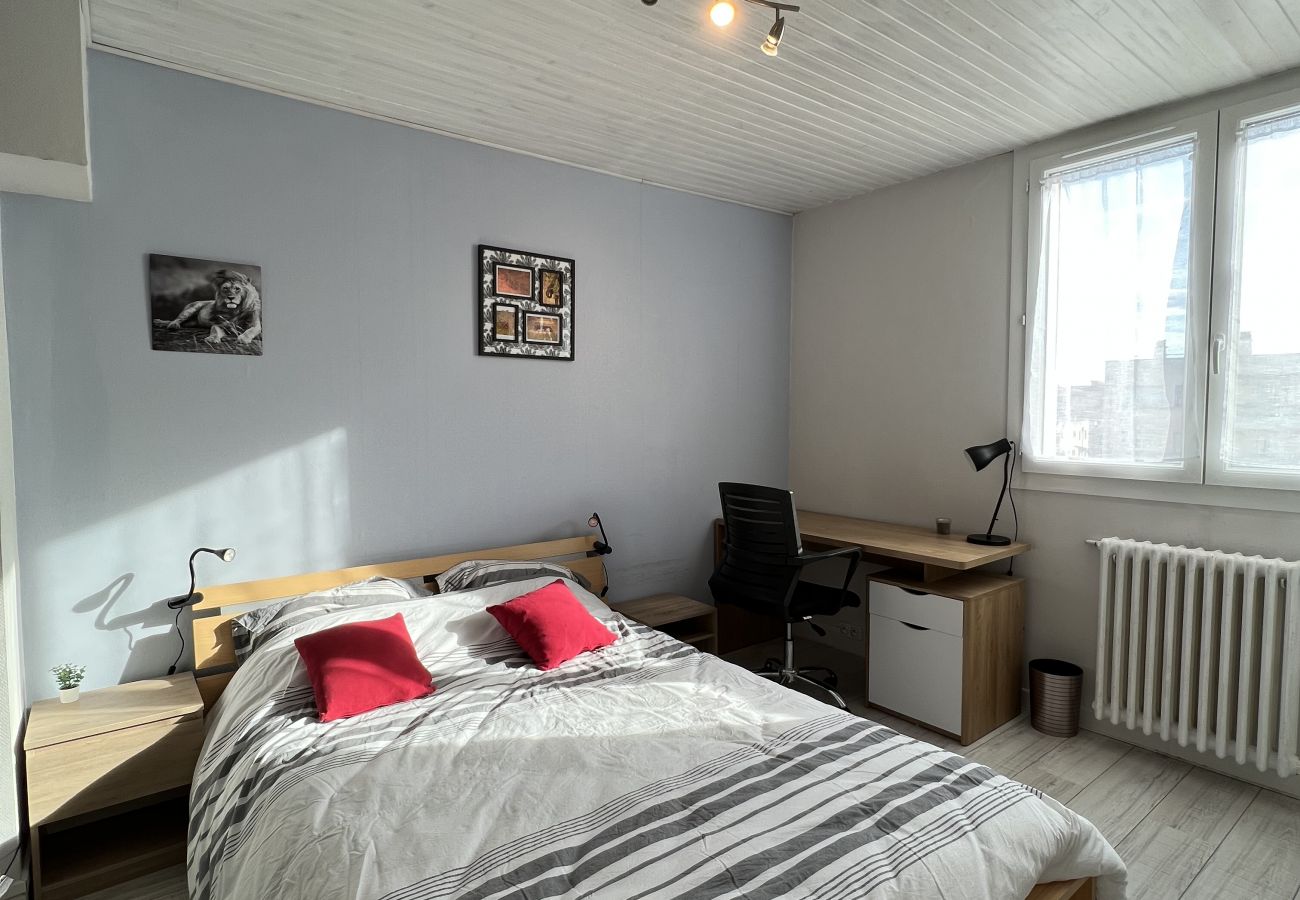 Apartment in Toulouse - Le Gemini, 6p - Wifi/Métro/Vue - proche Airbus