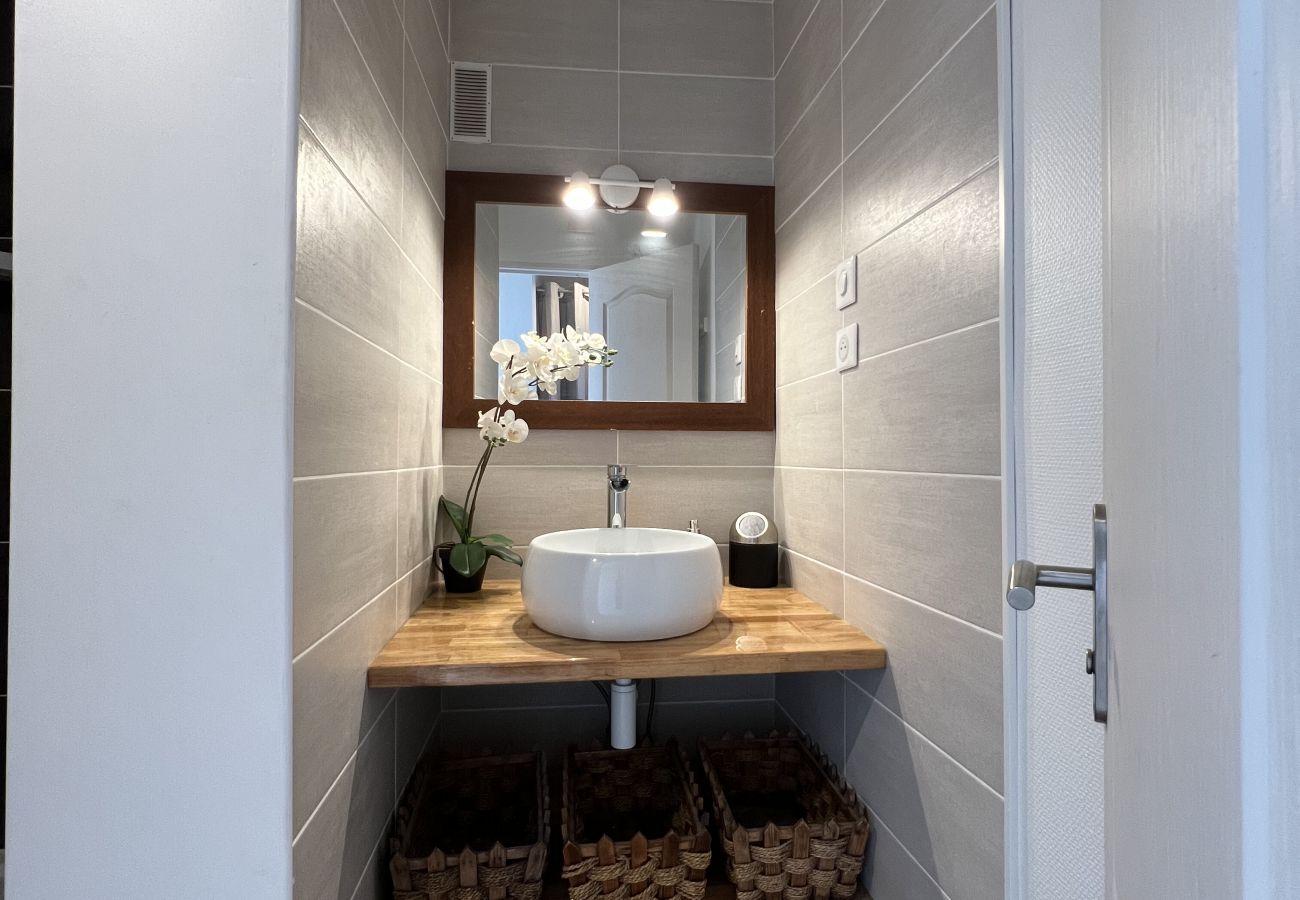 Apartment in Toulouse - Le Gemini, 6p - Wifi/Métro/Vue - proche Airbus