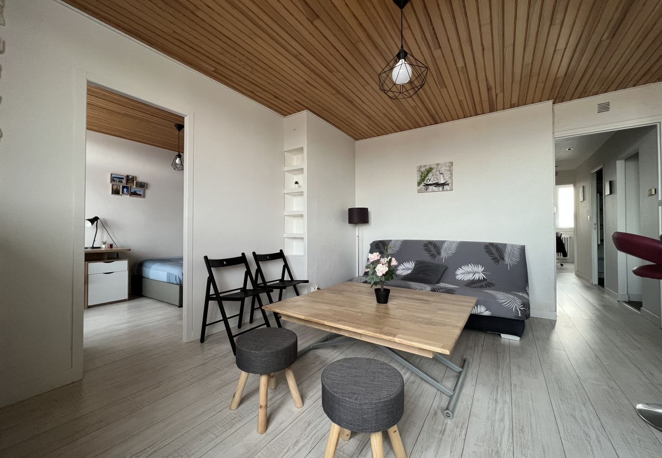 Apartment in Toulouse - Le Gemini, 6p - Wifi/Métro/Vue - proche Airbus