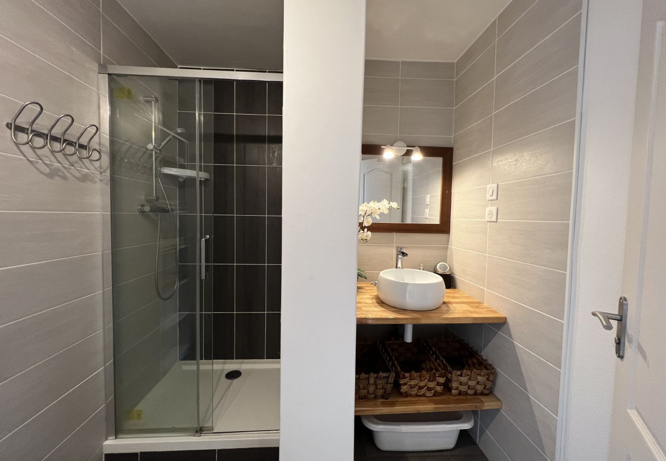 Apartment in Toulouse - Le Gemini, 6p - Wifi/Métro/Vue - proche Airbus
