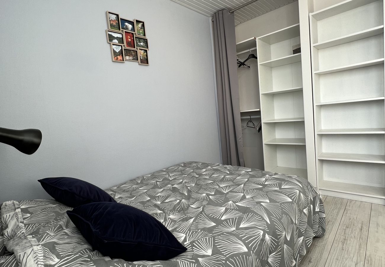 Apartment in Toulouse - Le Gemini, 6p - Wifi/Métro/Vue - proche Airbus