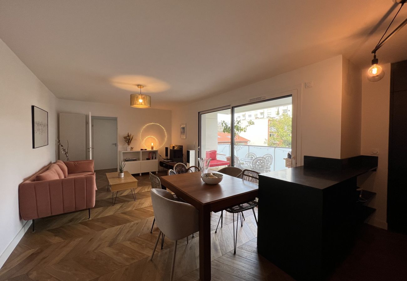 Apartment in Toulouse - Le Jardin : T3 berges du Canal