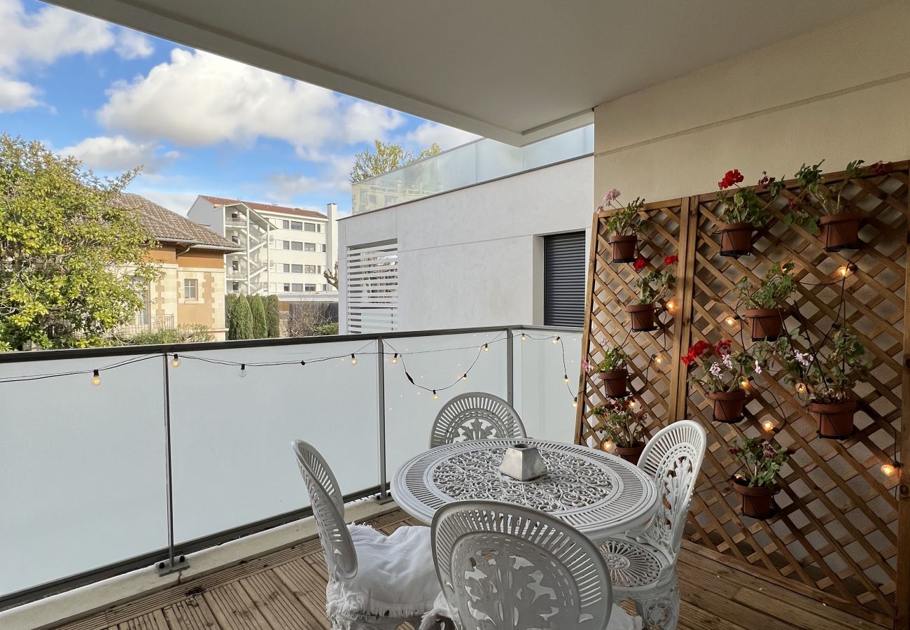 Apartment in Toulouse - Le Jardin : Superbe appt 4p - parking & balcon