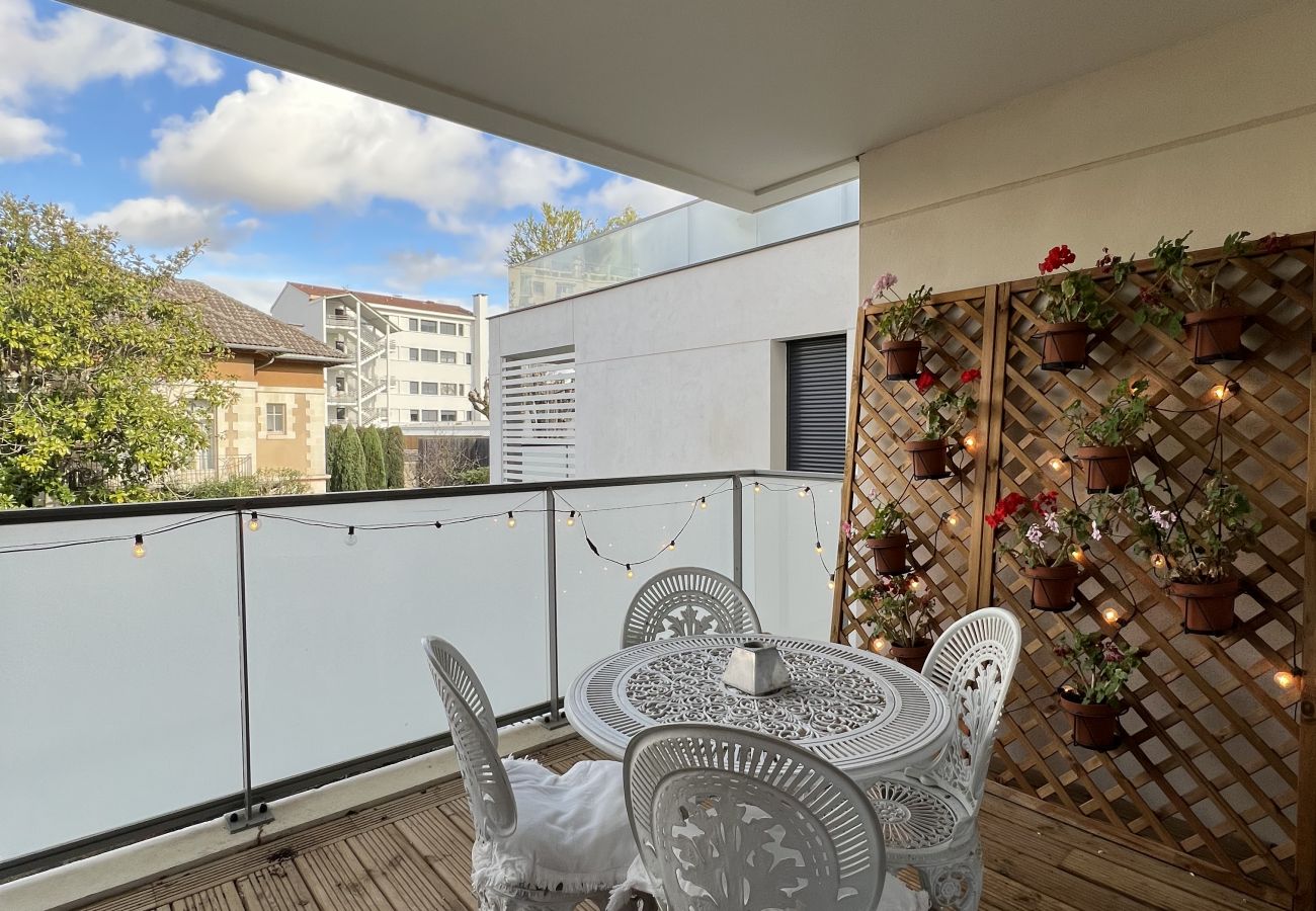 Apartment in Toulouse - Le Jardin : T3 berges du Canal