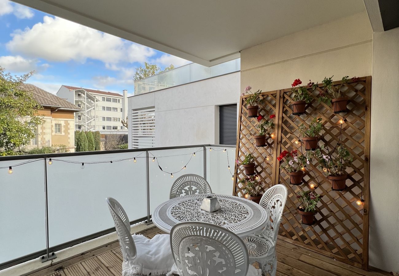 Apartment in Toulouse - Le Jardin : Superbe appt 4p - parking & balcon