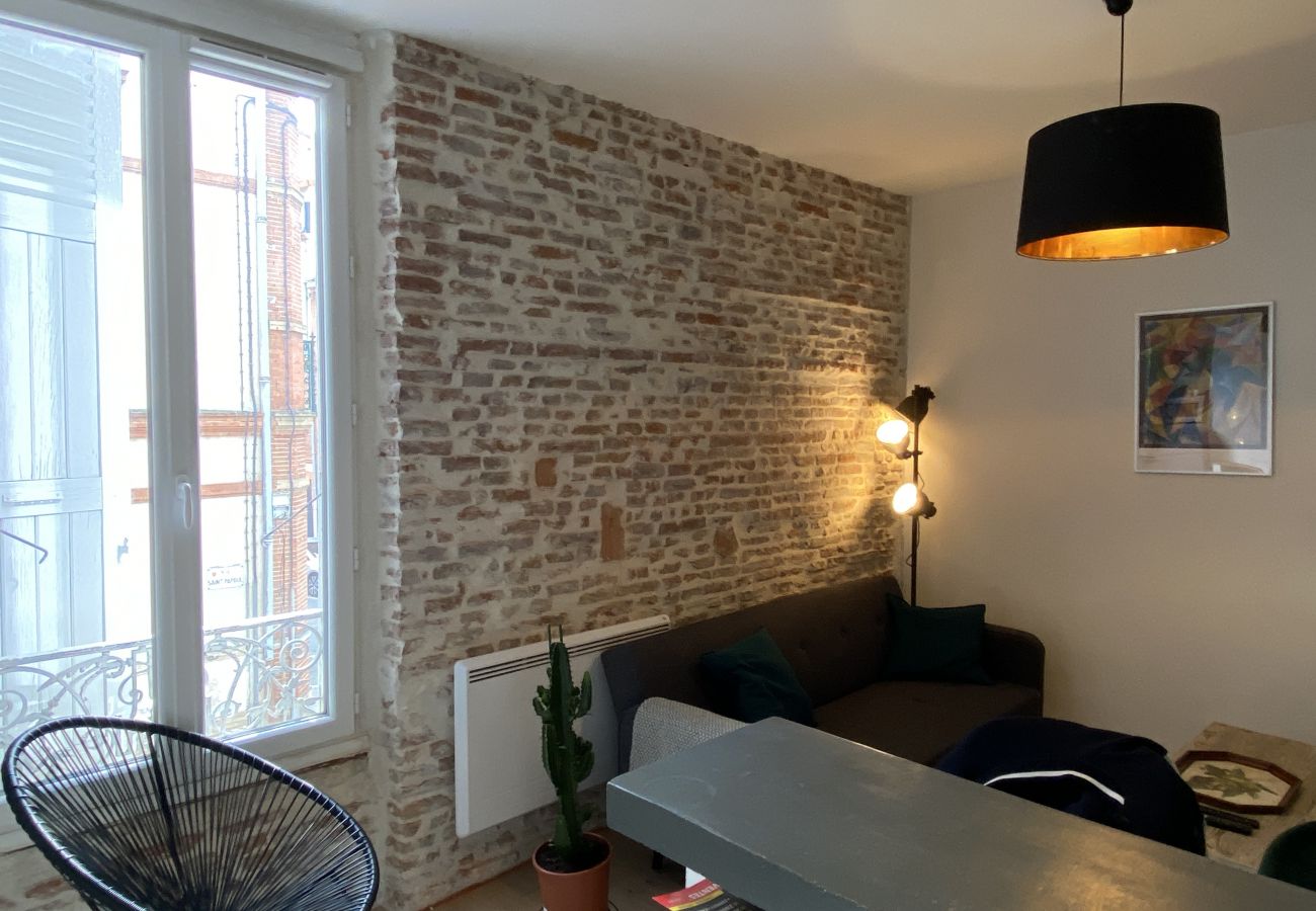 Apartment in Toulouse - Le Concorde : T2 mur de brique proche Gare