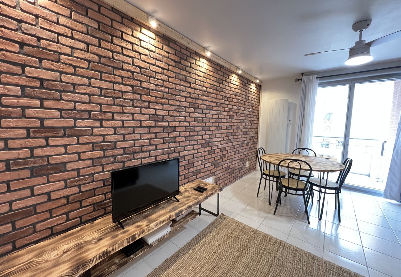 Apartment in Toulouse - Le River -2p- The charm of Port St Sauveur/Parking
