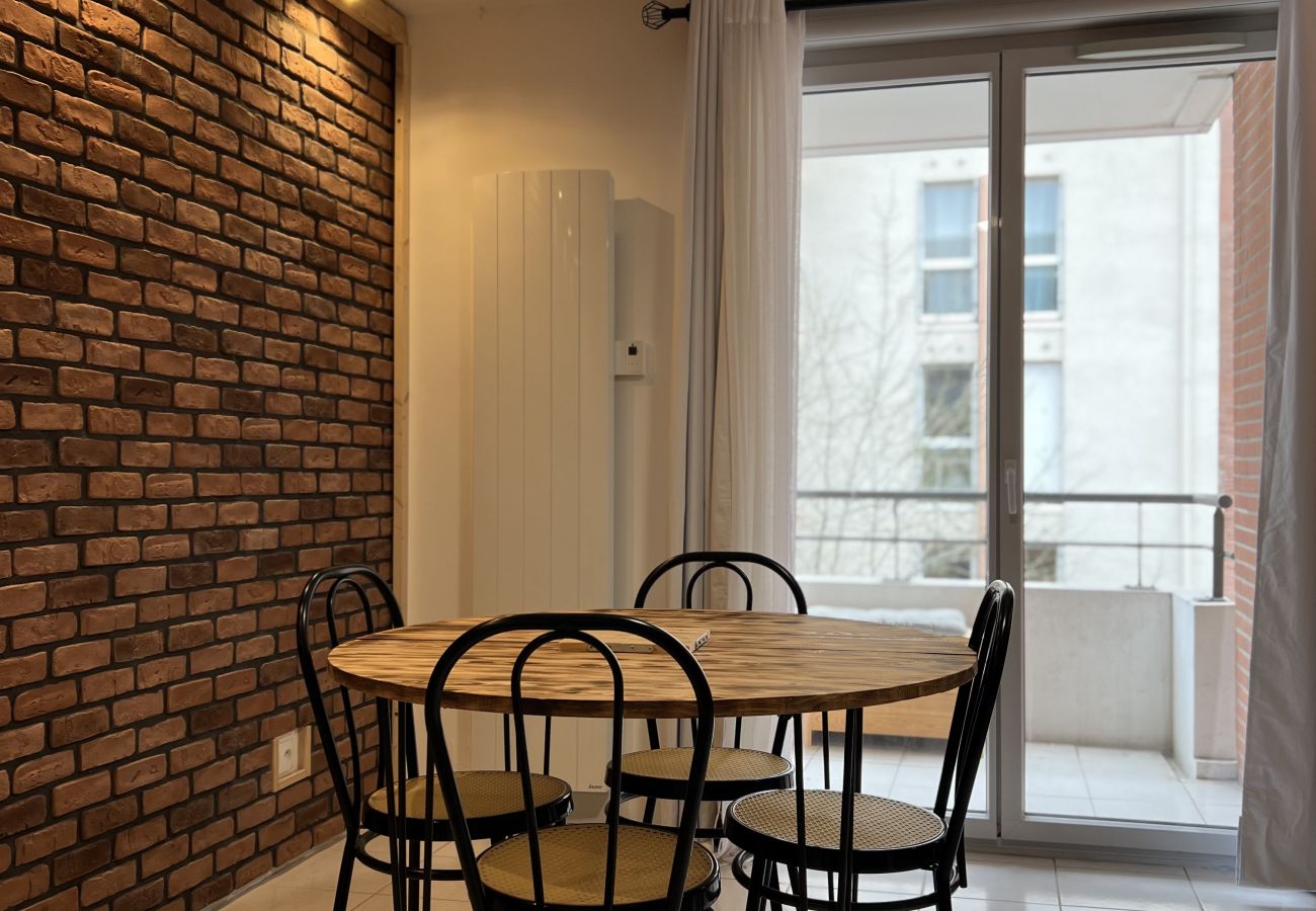 Apartment in Toulouse - Le River -2p- The charm of Port St Sauveur/Parking