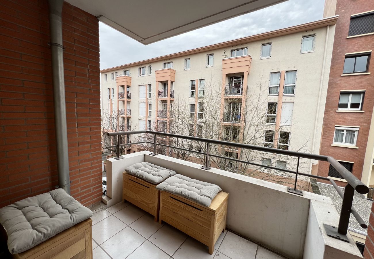 Apartment in Toulouse - Le River -2p- The charm of Port St Sauveur/Parking