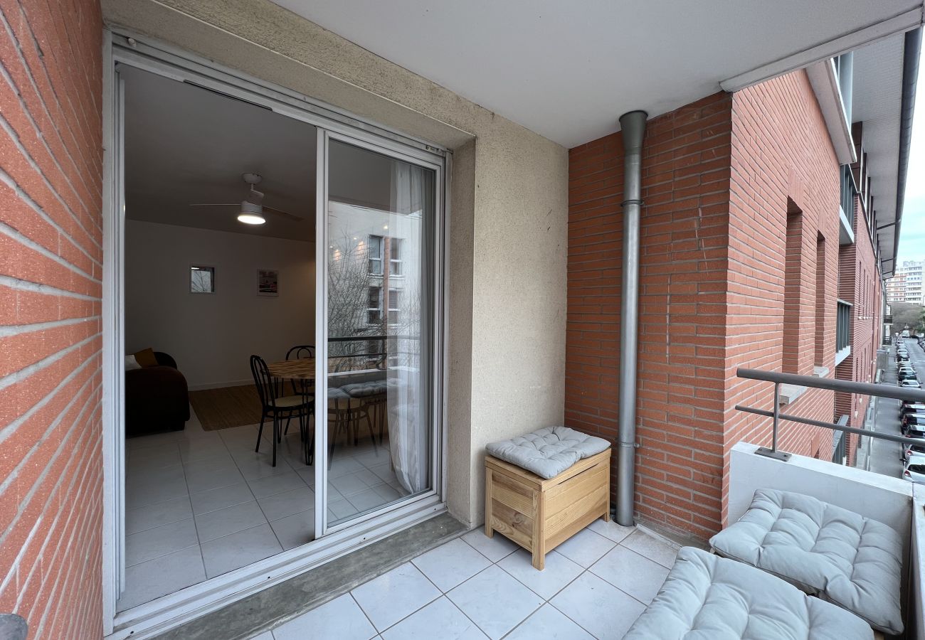 Apartment in Toulouse - Le River -2p- The charm of Port St Sauveur/Parking
