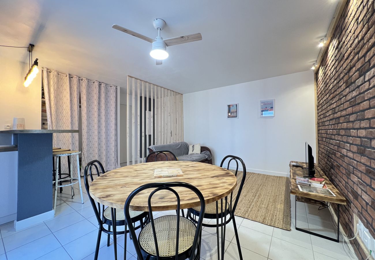 Apartment in Toulouse - Le River -2p- The charm of Port St Sauveur/Parking