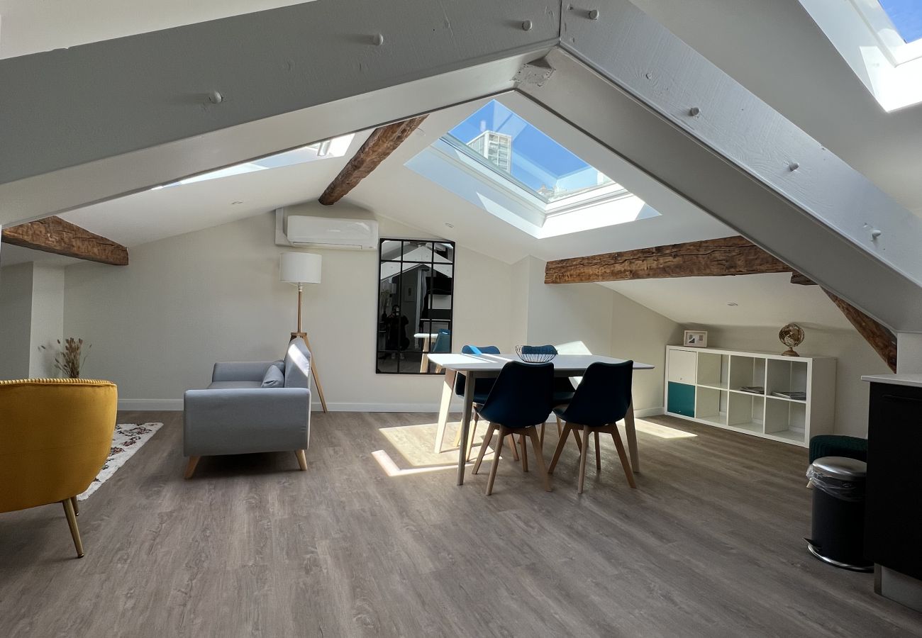Apartment in Toulouse - Le Columbus - 2p - Métro/Centre
