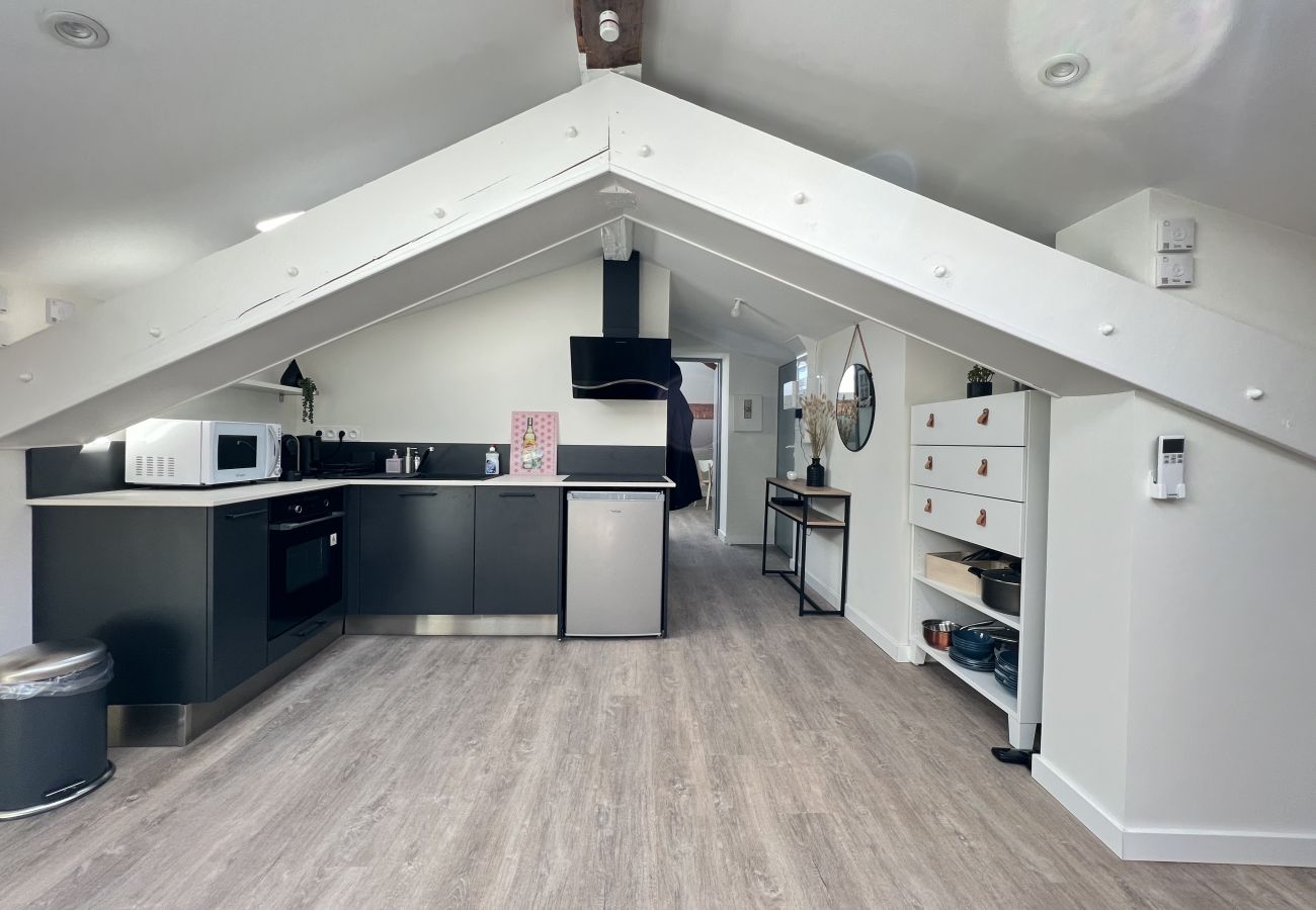 Apartment in Toulouse - Le Columbus - 2p - Métro/Centre