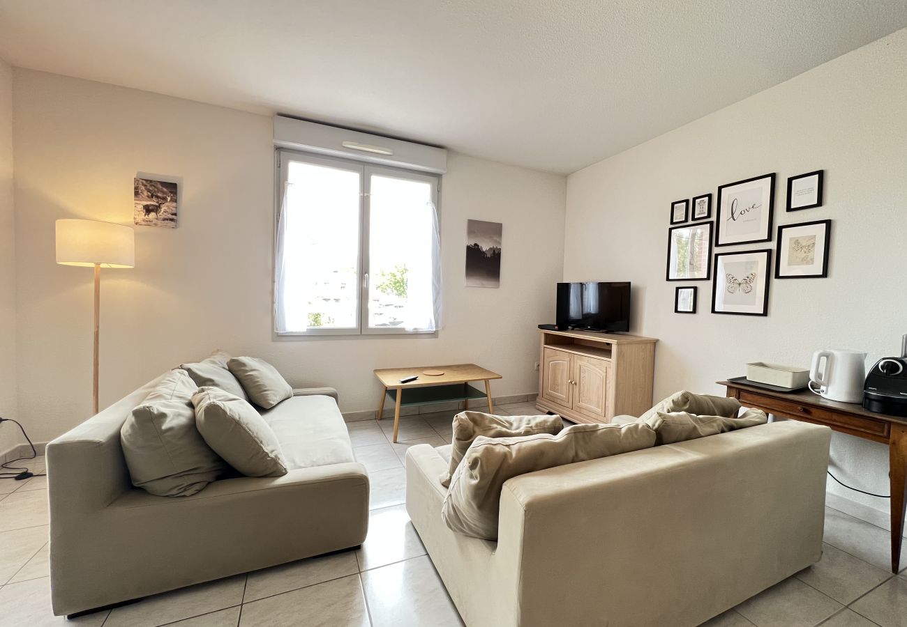Apartment in Brax - Le Braxéen - T3 proche forêt dans un village calme