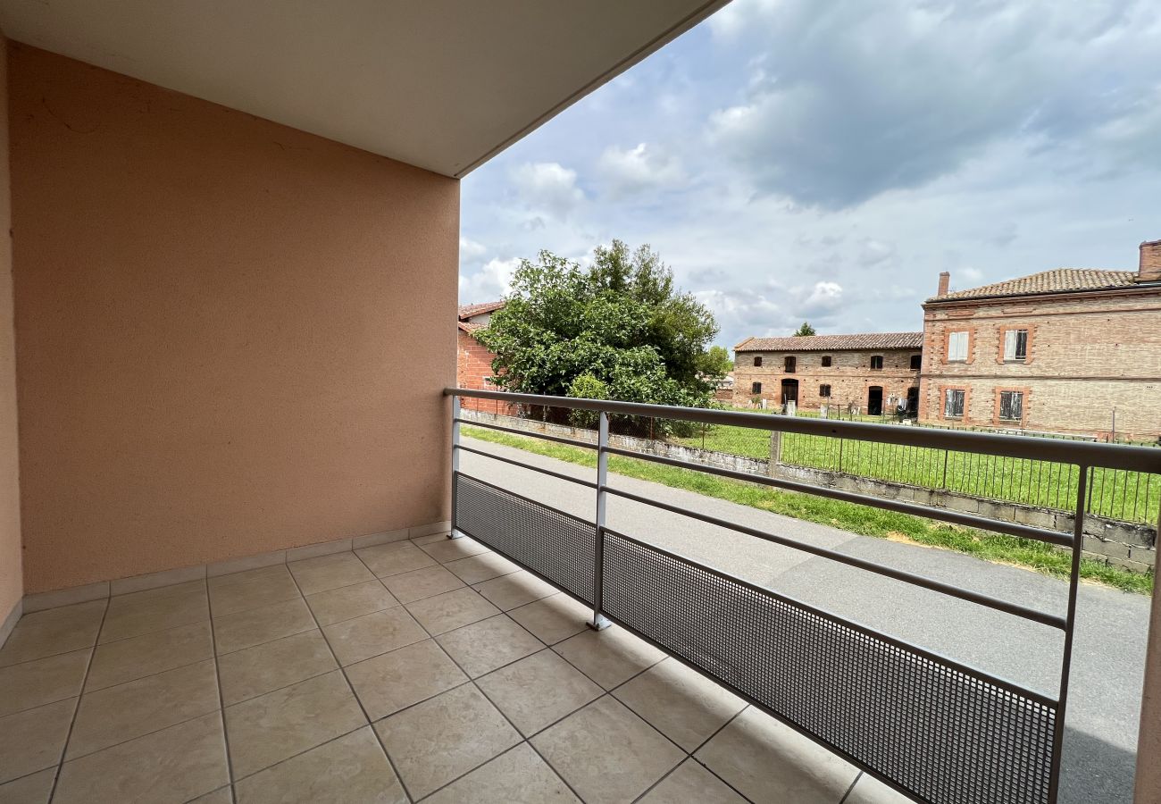 Apartment in Brax - Le Braxéen - T3 proche forêt dans un village calme