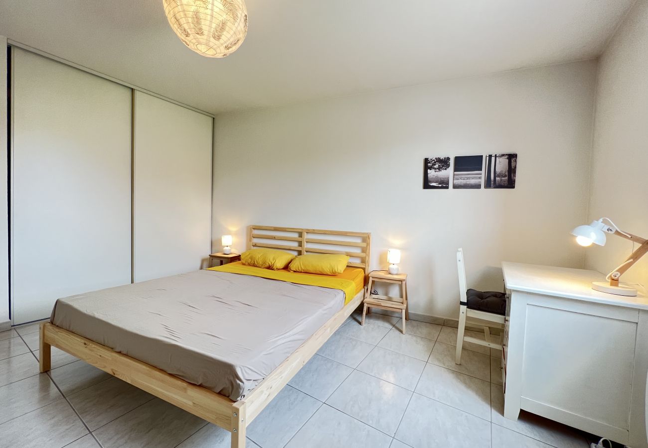 Apartment in Brax - Le Braxéen - T3 proche forêt dans un village calme
