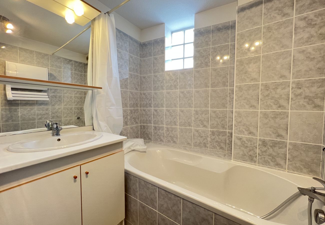 Apartment in Brax - Le Braxéen - T3 proche forêt dans un village calme