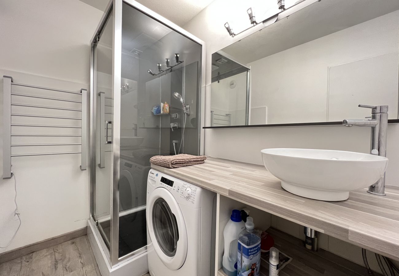 Apartment in Cugnaux - Le Cugnalais : calme & confortable T2 avec parking