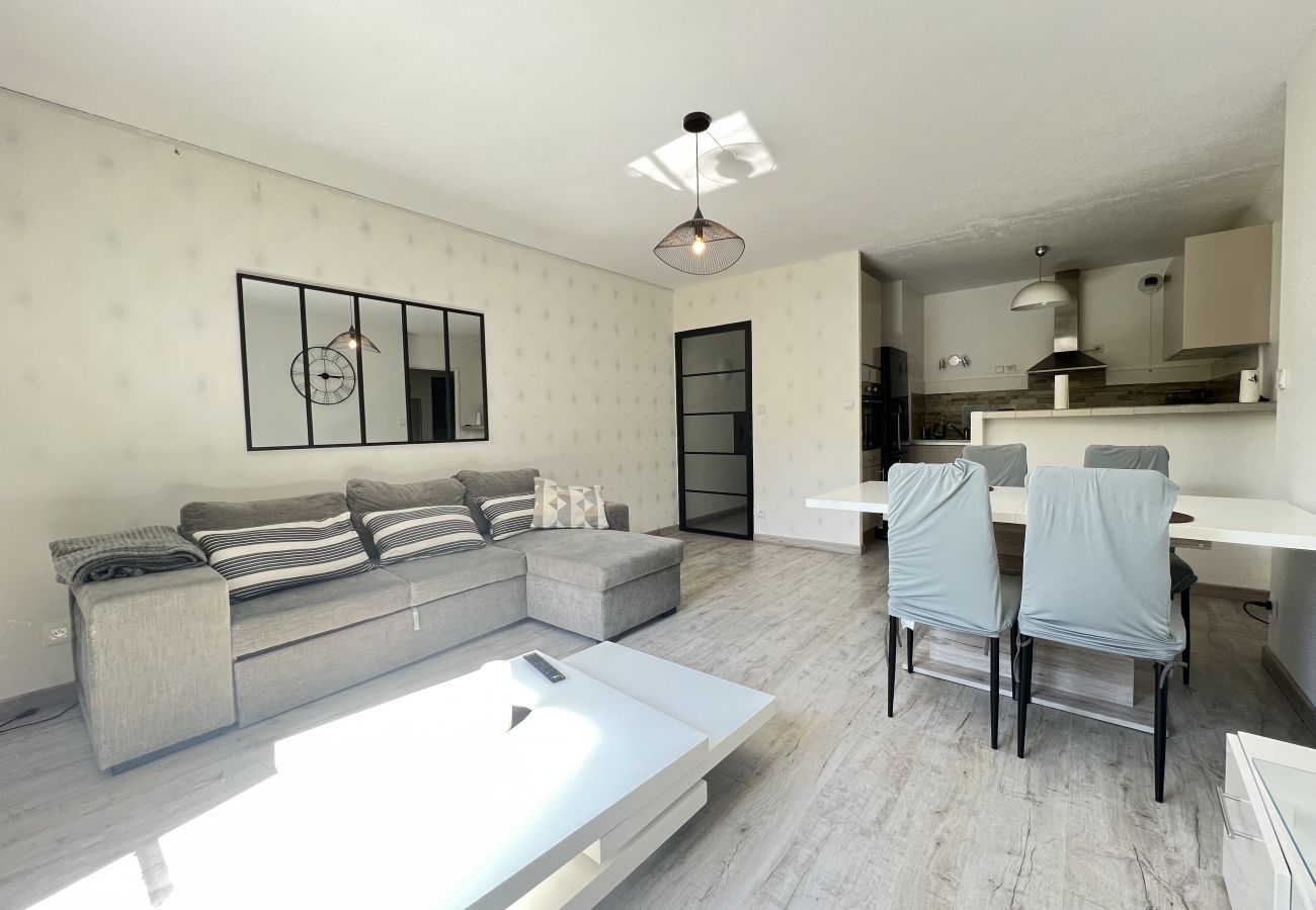 Apartment in Cugnaux - Le Cugnalais : calme & confortable T2 avec parking