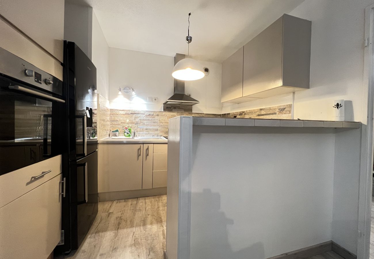 Apartment in Cugnaux - Le Cugnalais : calme & confortable T2 avec parking