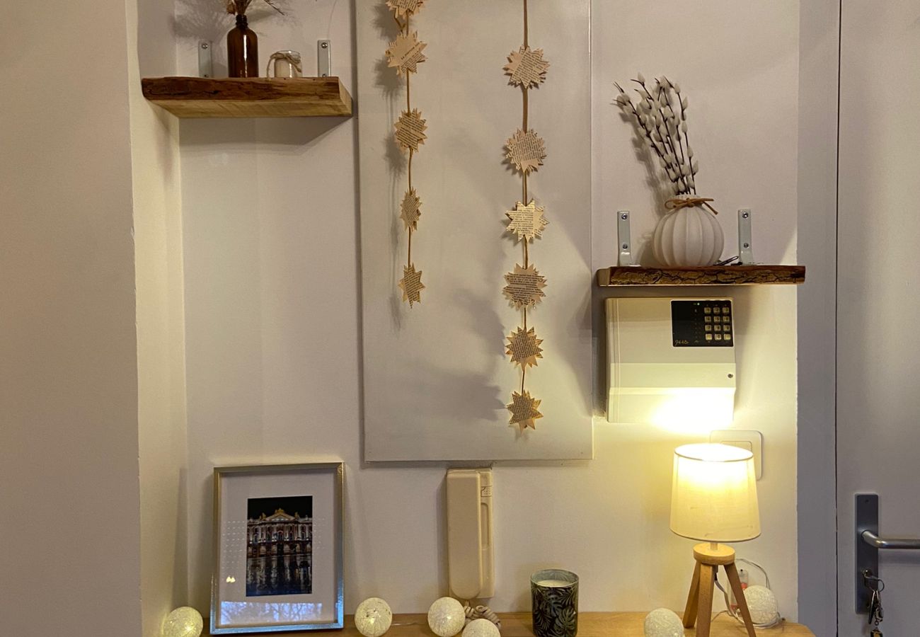 Apartment in Toulouse - Le Factory - 4p - Lumineux & Arboré/Parking/Balcon