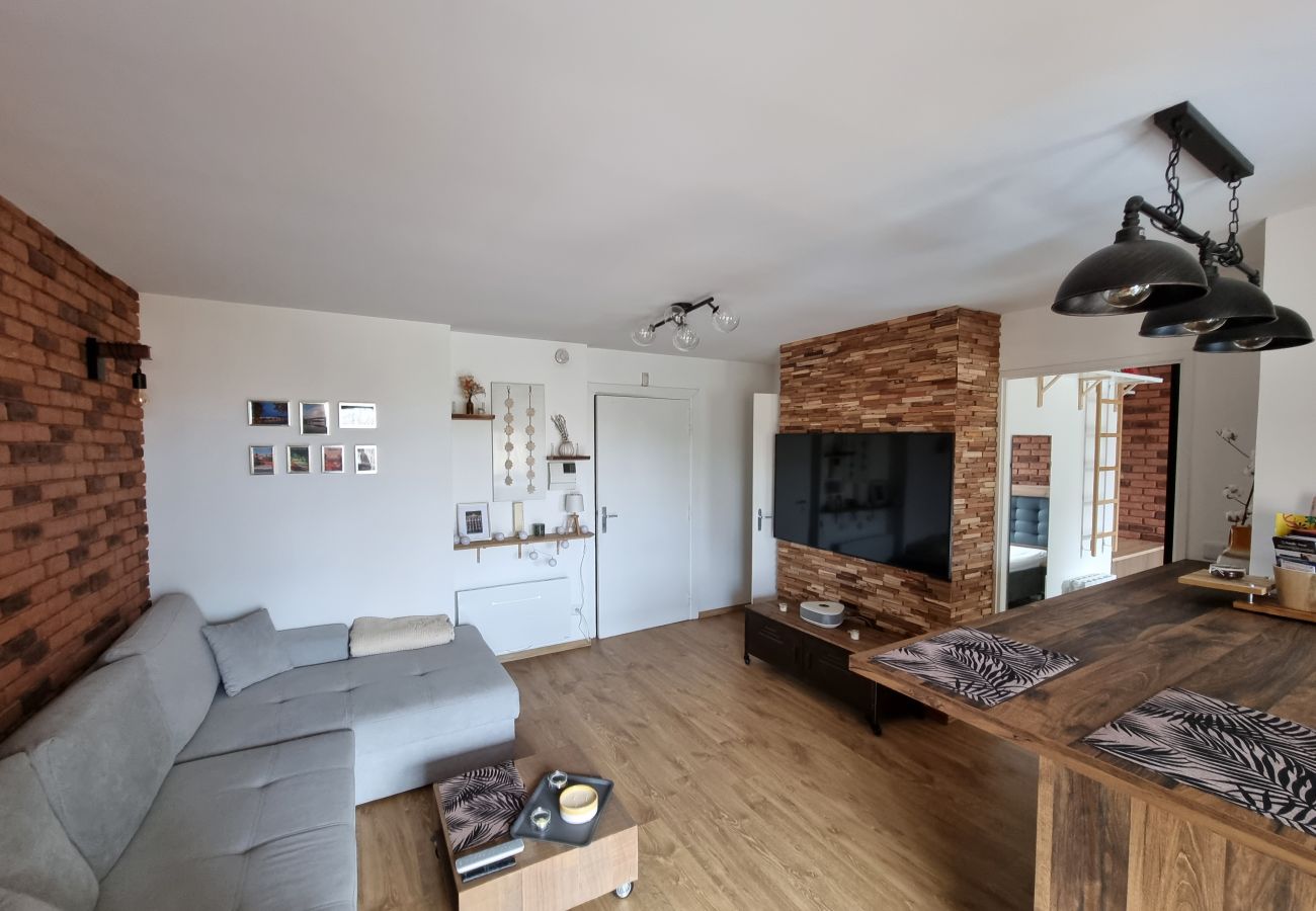 Apartment in Toulouse - Le Factory - 4p - Lumineux & Arboré/Parking/Balcon