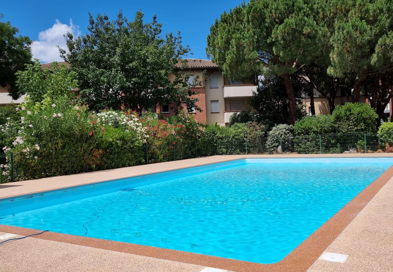 Apartment in Toulouse - Le Factory - 4p - Lumineux & Arboré/Parking/Balcon