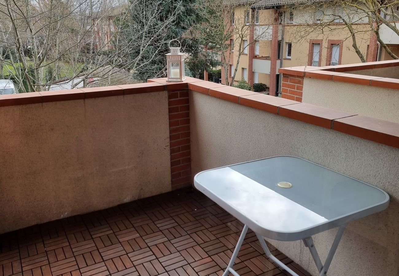 Apartment in Toulouse - Le Factory - 4p - Lumineux & Arboré/Parking/Balcon