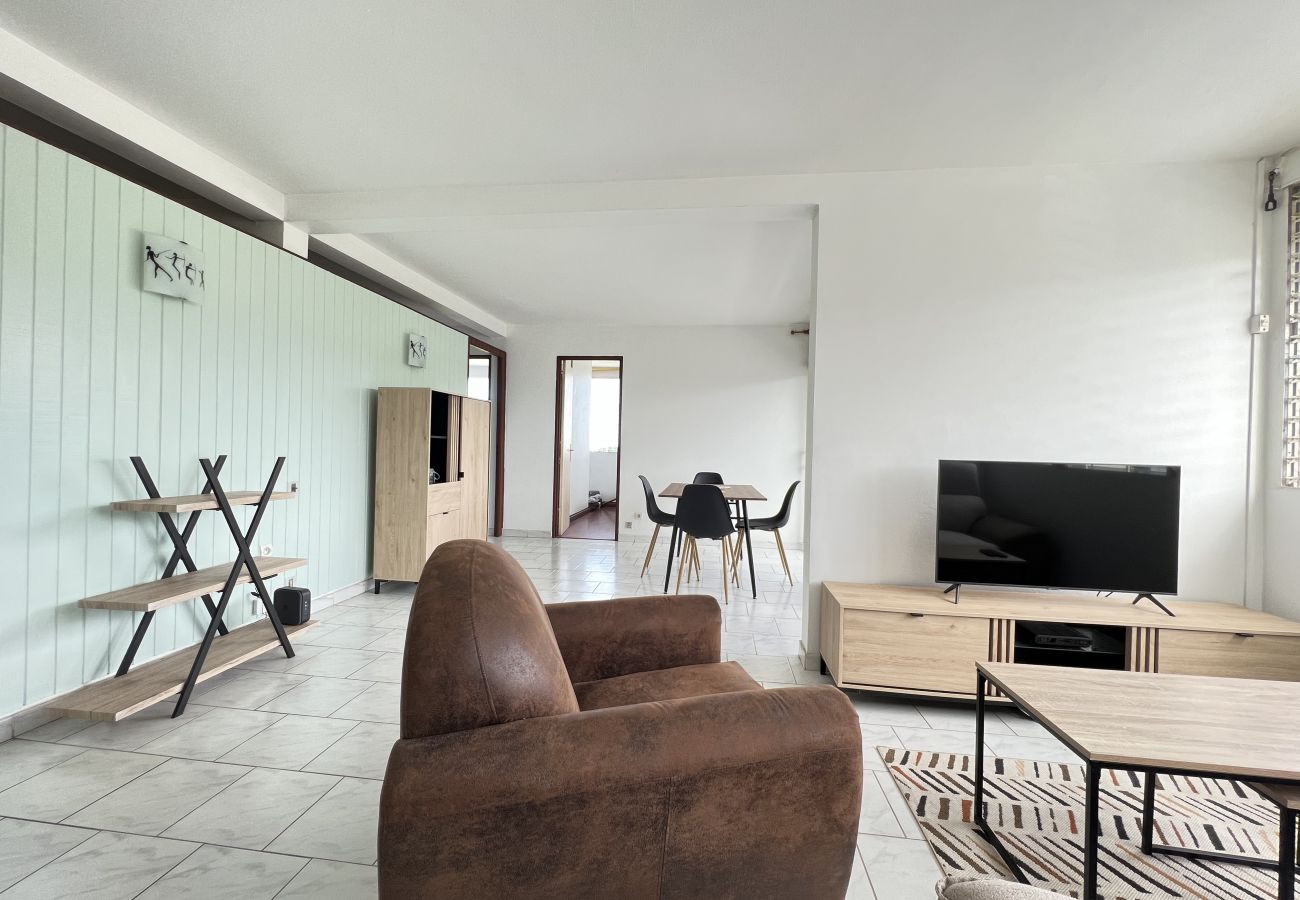 Apartment in Fort-de-France - Le Sunset : 6p - vue montagne & mer / parking