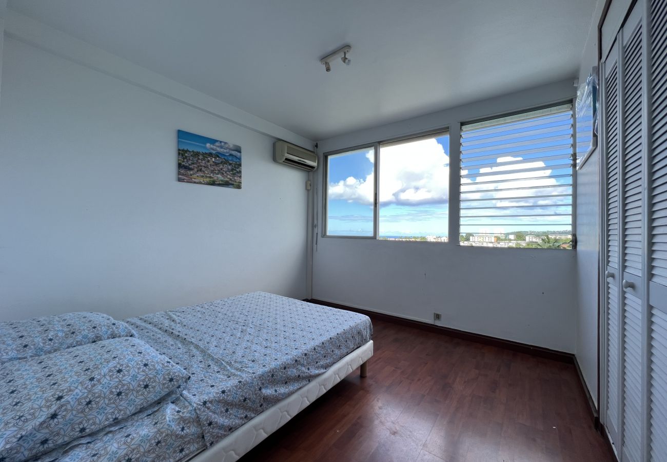 Apartment in Fort-de-France - Le Sunset : 6p - vue montagne & mer / parking