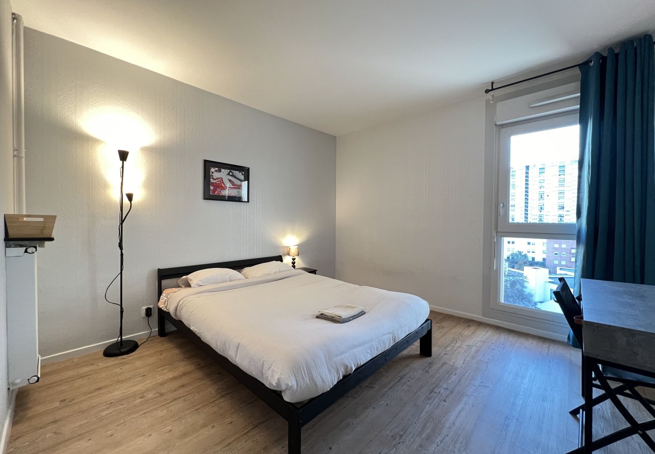 Apartment in Toulouse - L’Artiste - Lumineux - 6p - Balcon / Wifi / Métro