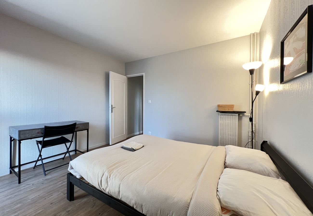 Apartment in Toulouse - L’Artiste - Lumineux - 6p - Balcon / Wifi / Métro