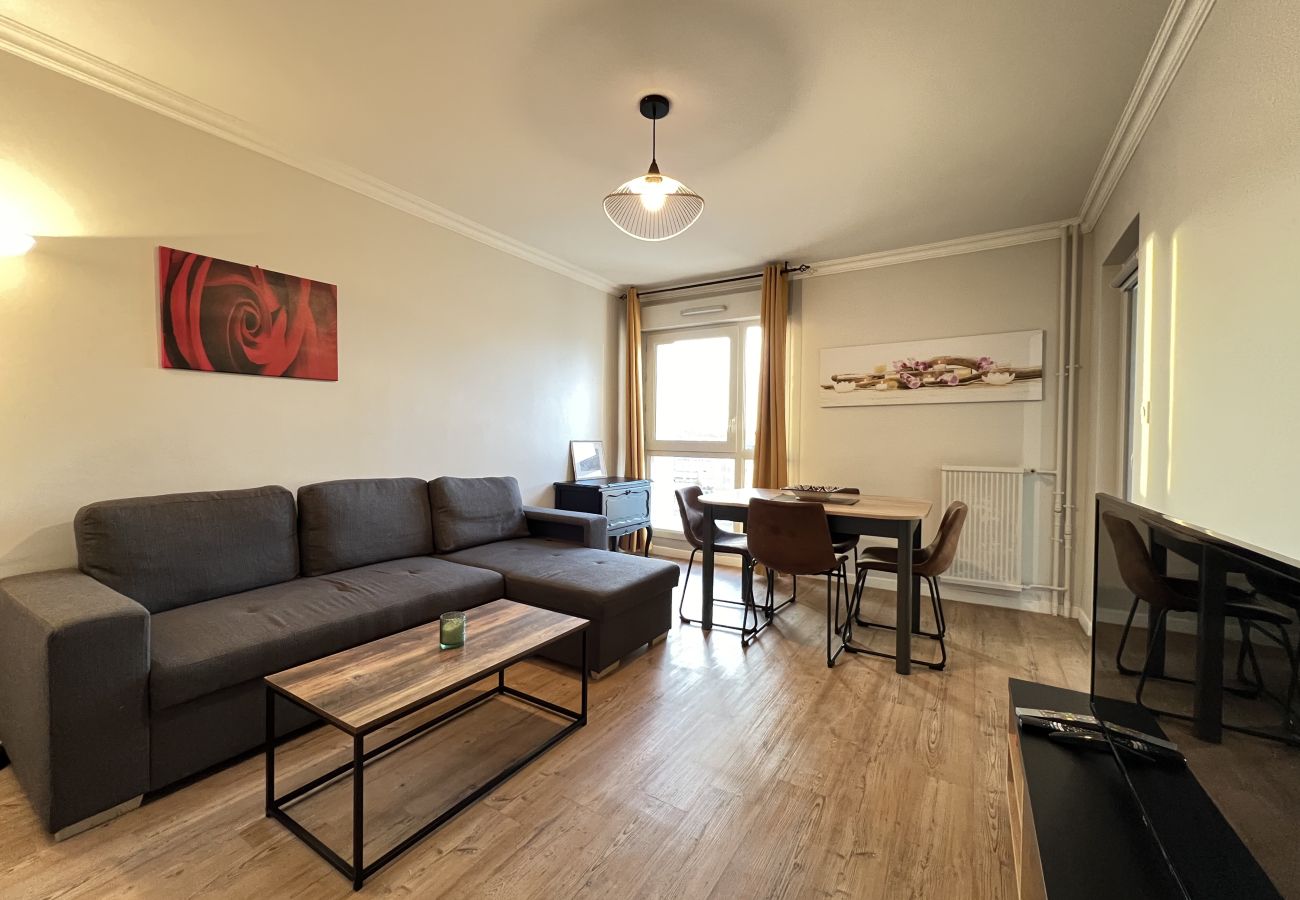 Apartment in Toulouse - L’Artiste - Lumineux - 6p - Balcon / Wifi / Métro