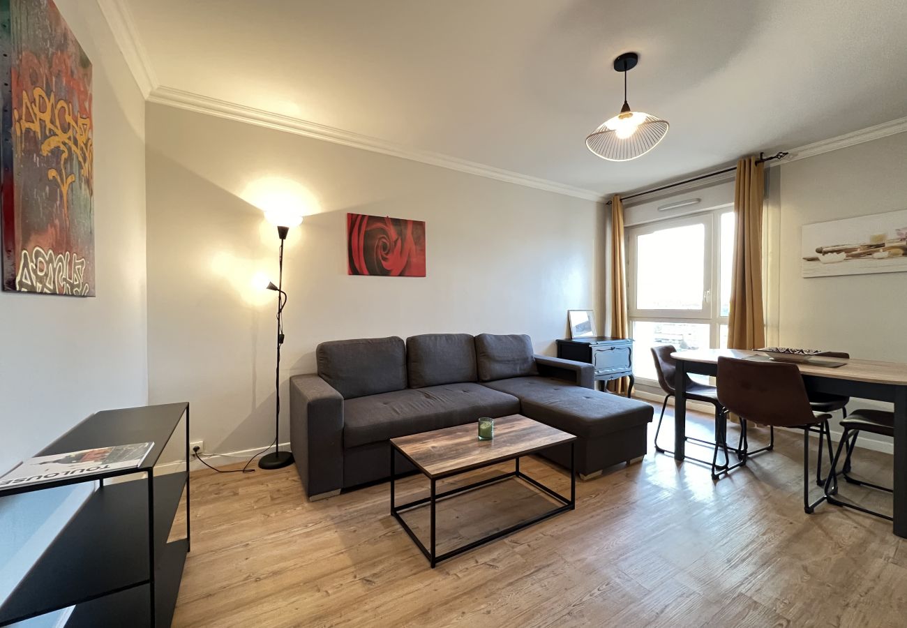 Apartment in Toulouse - L’Artiste - Lumineux - 6p - Balcon / Wifi / Métro