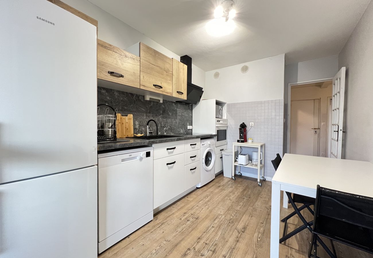 Apartment in Toulouse - L’Artiste - Lumineux - 6p - Balcon / Wifi / Métro
