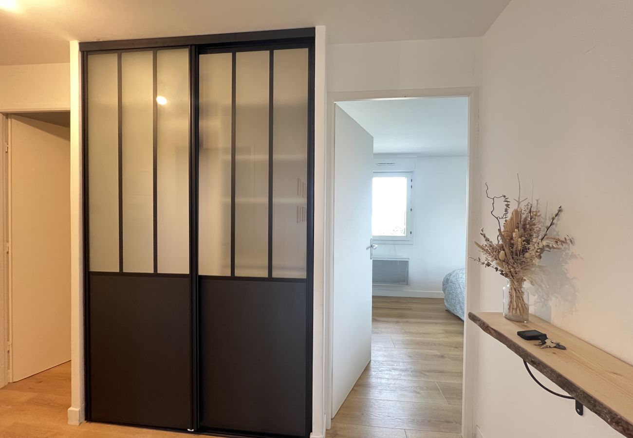 Apartment in Toulouse - Le Charmant, Lumineux & calme - 2p/Parking/Balcon