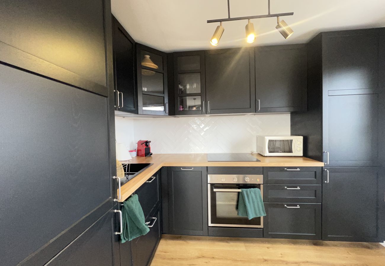 Apartment in Toulouse - Le Charmant, Lumineux & calme - 2p/Parking/Balcon