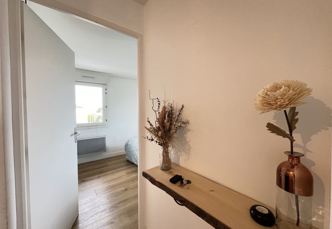 Apartment in Toulouse - Le Charmant, Lumineux & calme - 2p/Parking/Balcon