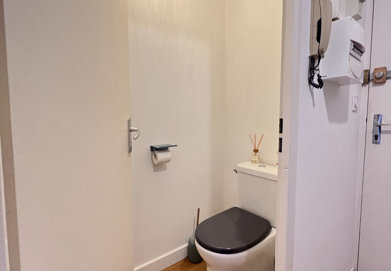 Apartment in Toulouse - Le Charmant, Lumineux & calme - 2p/Parking/Balcon