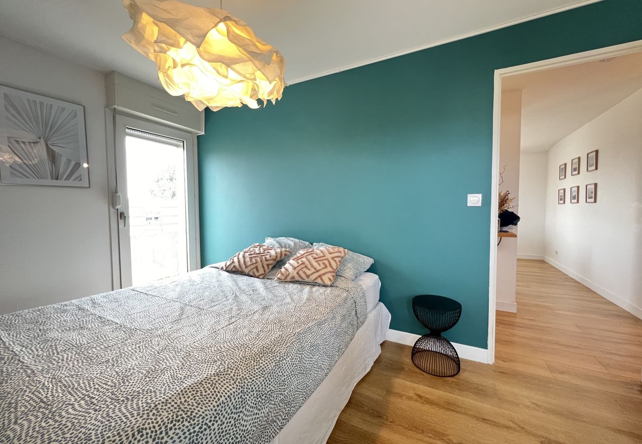 Apartment in Toulouse - Le Charmant, Lumineux & calme - 2p/Parking/Balcon