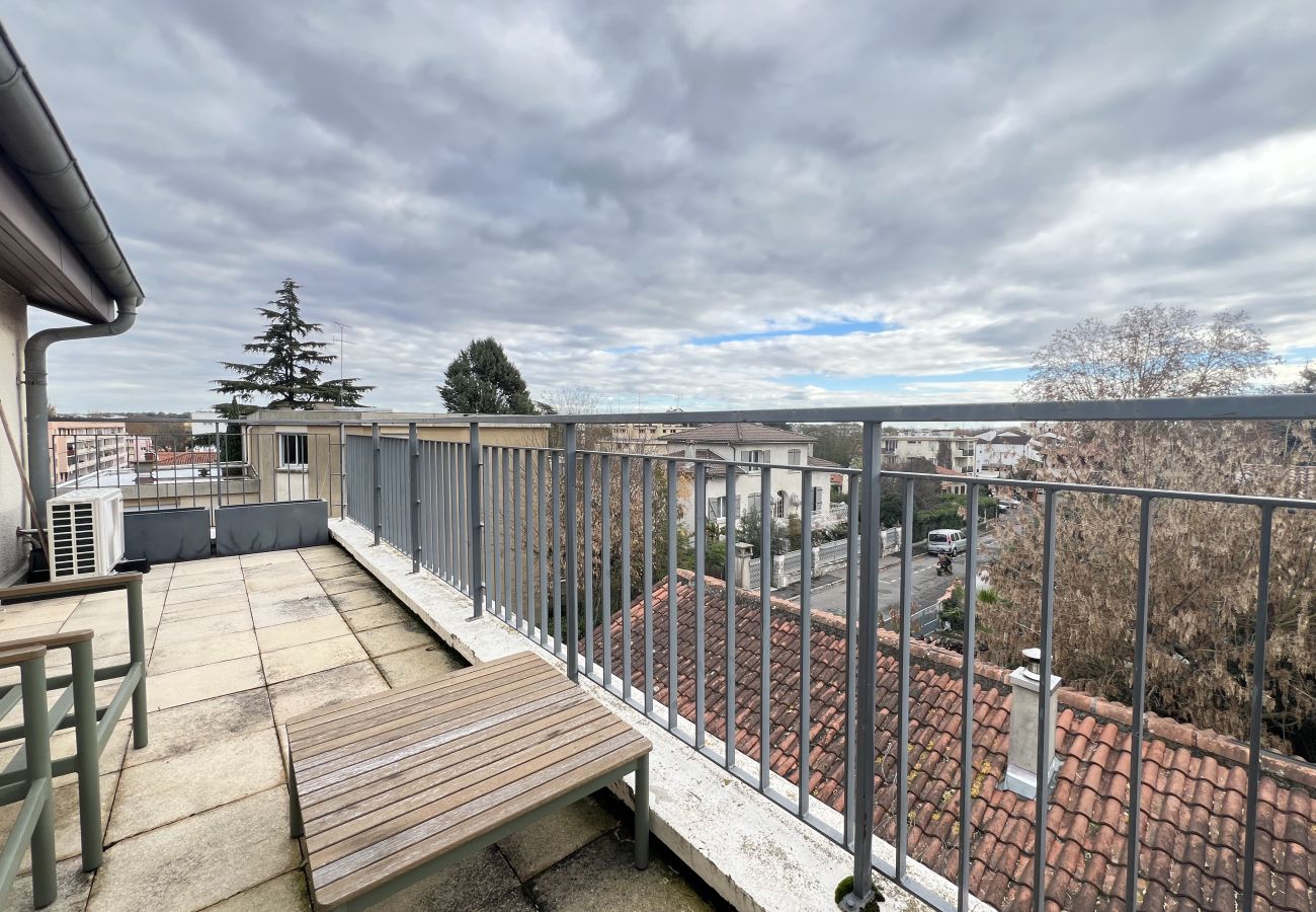 Apartment in Toulouse - Le Charmant, Lumineux & calme - 2p/Parking/Balcon