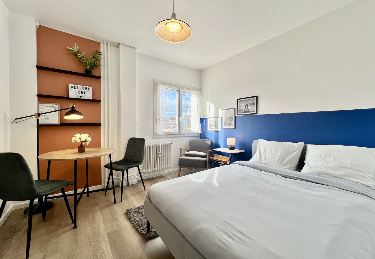 Studio in Toulouse - L'Azur - Studio Cozy proche tram & centre-ville