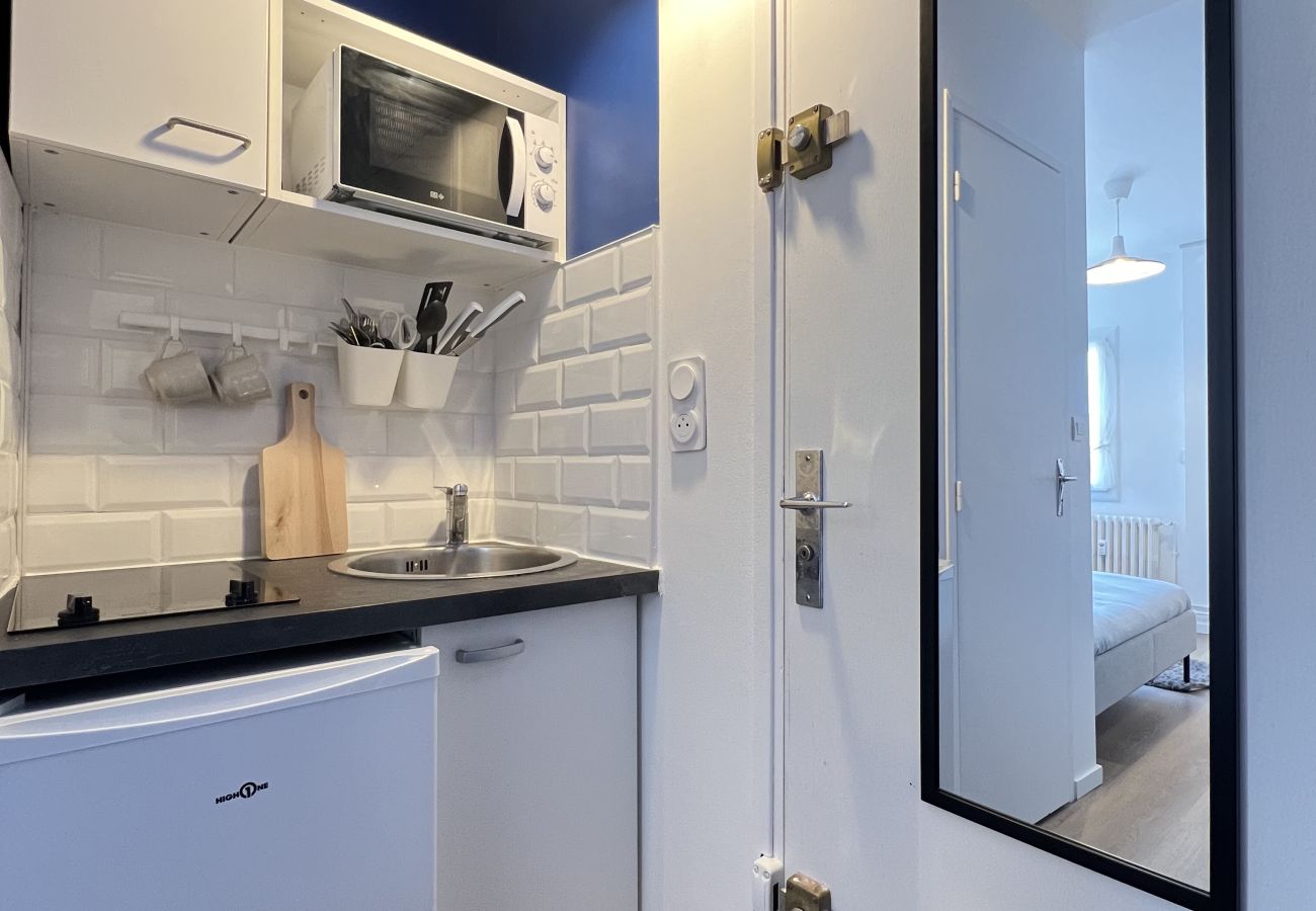 Studio in Toulouse - L'Azur - Studio Cozy proche tram & centre-ville