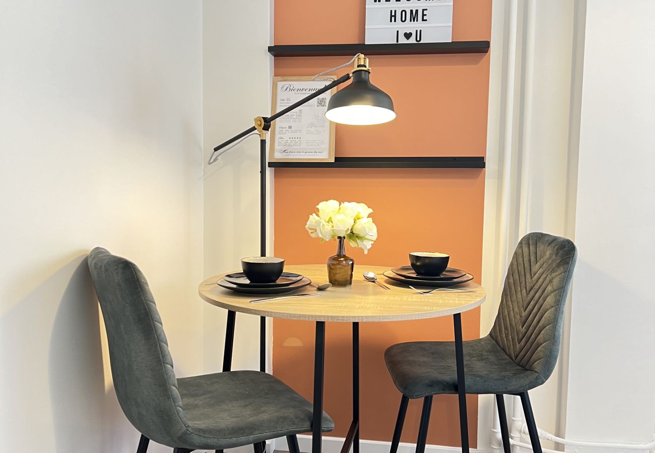 Studio in Toulouse - L'Azur - Studio Cozy proche tram & centre-ville