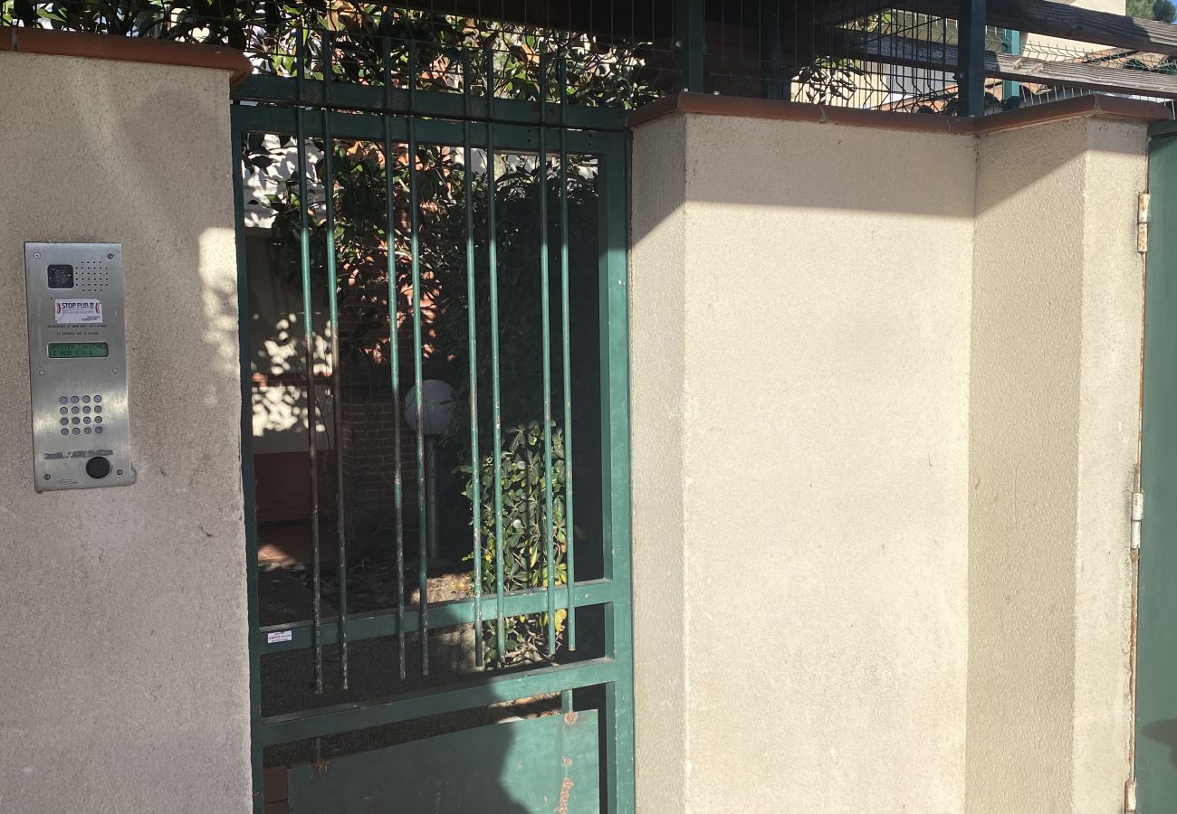 Apartment in Toulouse - Le Filou - Spacieux 4/6p - Terrasse & Parking
